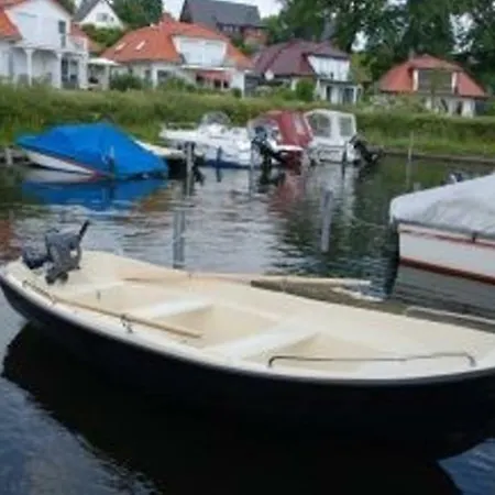 Seeperle 11 Mit Ruderboot Am Schweriner - Abc211 * Bad Kleinen